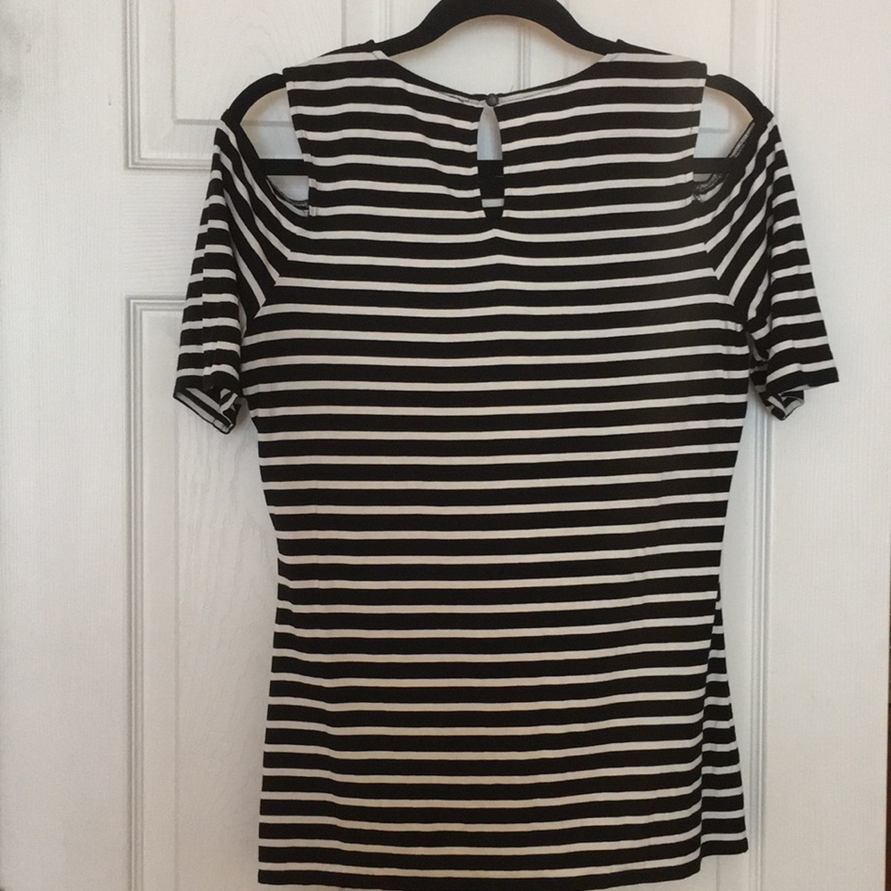 Vince Camuto Cold Shoulder Striped Top - Picture 3 of 5